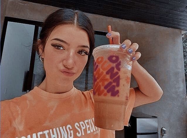 charli deamelio dunkin